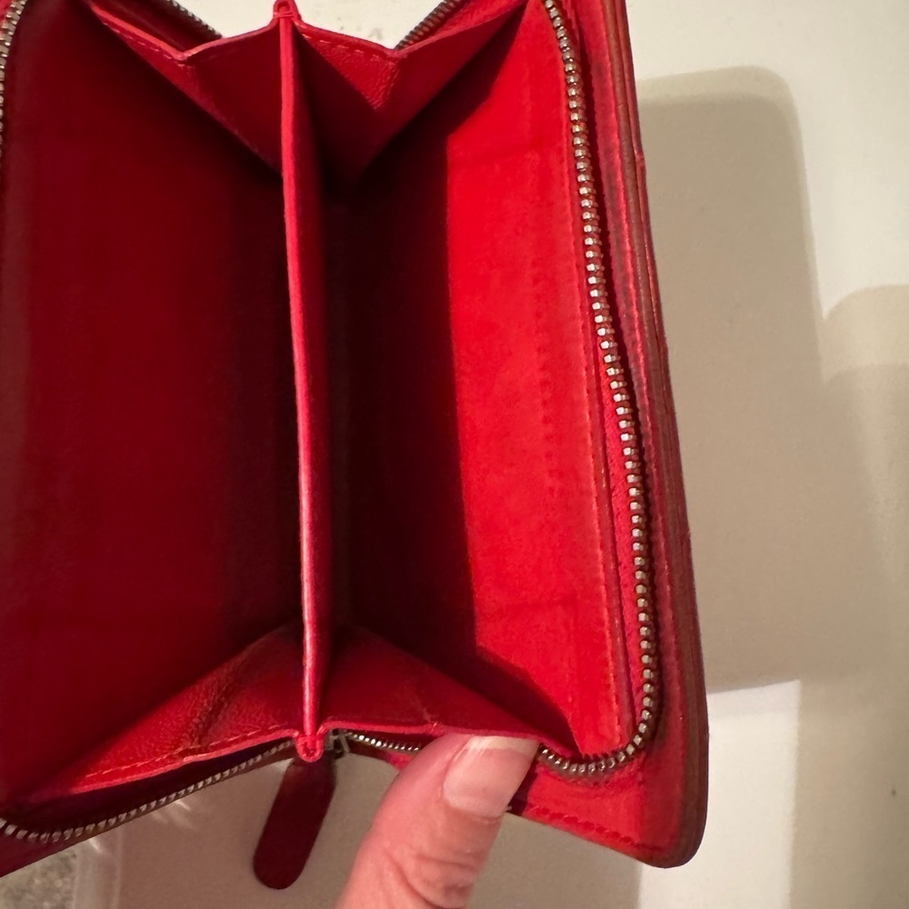 Chanel Small Classic Red Quilted Leather Wallet - Authentic - Picture 11 of 16